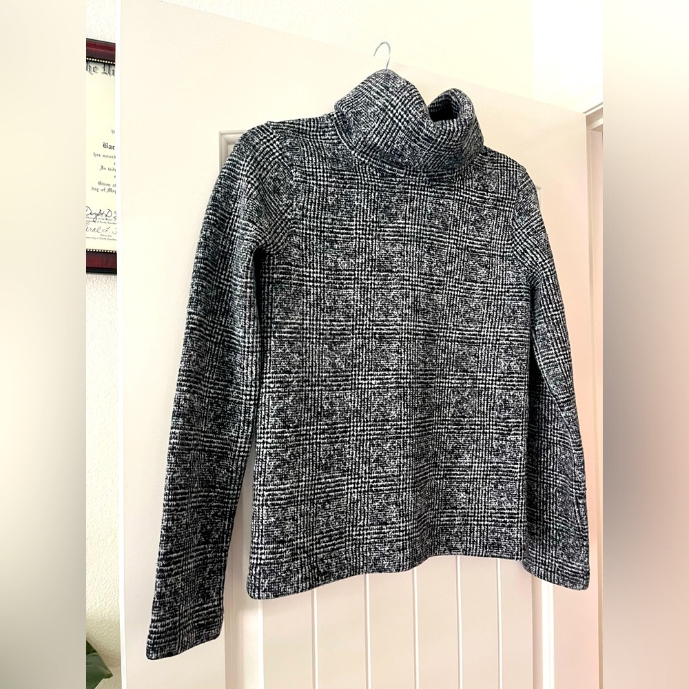 J crew women’s XS mock turtleneck black gray sweater fleece lined jumper